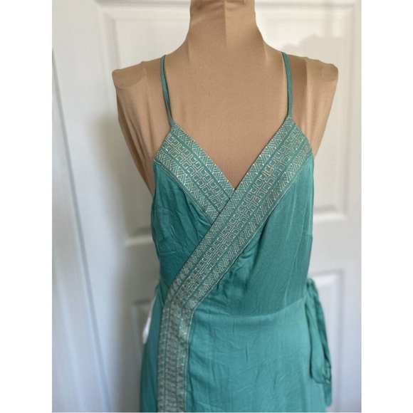 The Jersey Diaries Embroidered Tahiti Wrap Dress - Picture 5 of 5